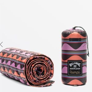 NWT Rumpl A/Div Original Packable Puffy Blanket